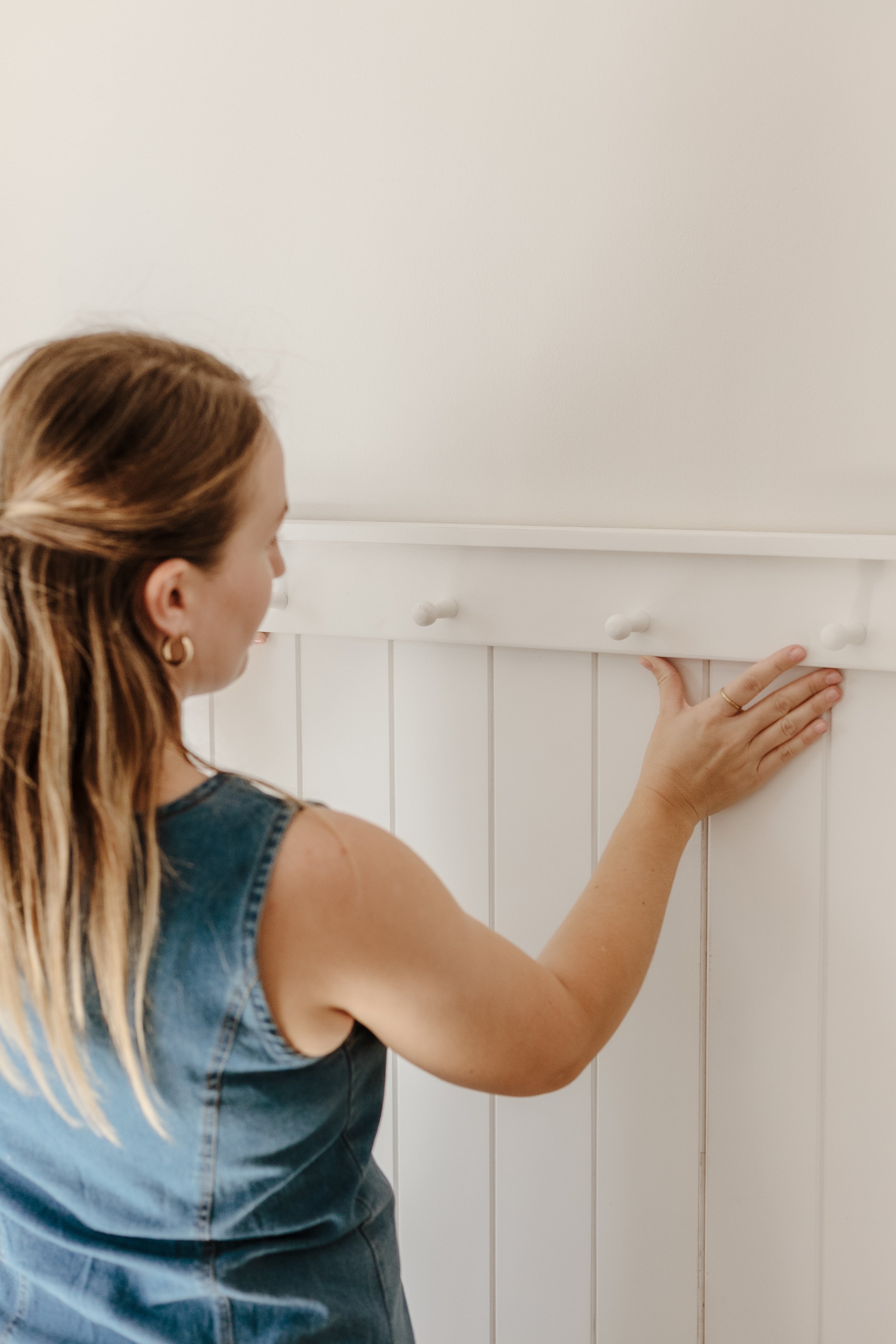 Shaker Peg Rail (5 Pegs)